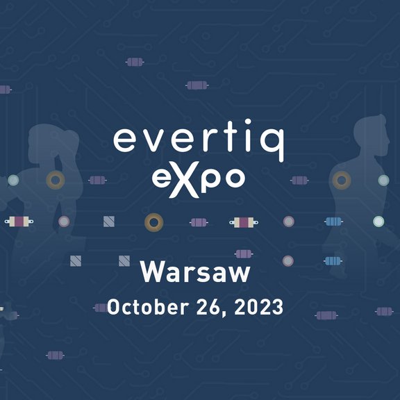 Auf dem Bild ist das Logo der Evertiq Expo Warschau zu sehen - dunkelblau mit weißer Schrift. Zu klesen ist: evertiq expo, Warsaw, October 26, 2023
